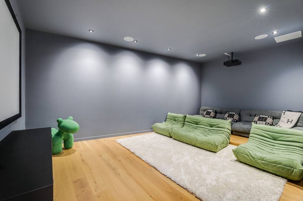 Photo of Bedroom in Mermaid Waters