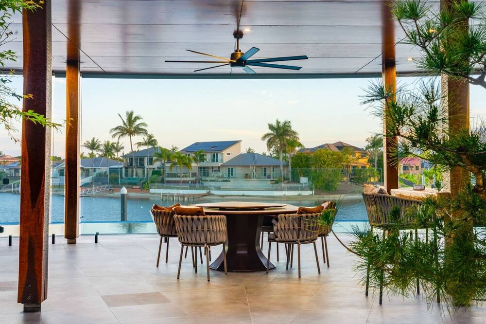 Photo of Patio Balcony in Mermaid Waters