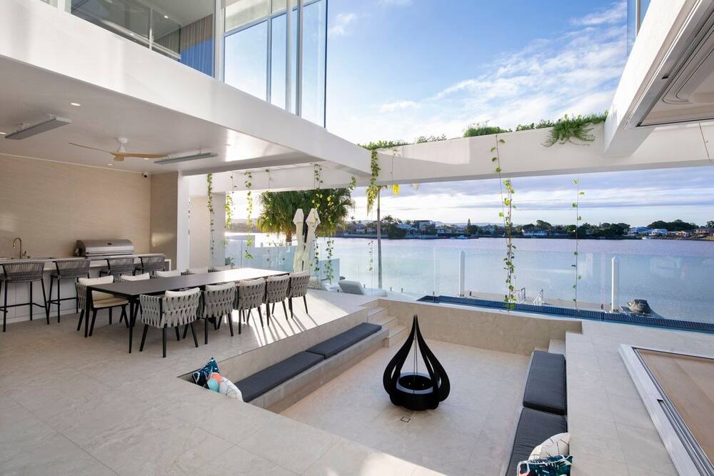 Photo of Livingroom in Mermaid Waters