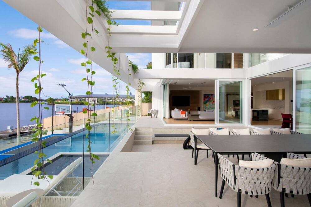 Photo of Patio Balcony in Mermaid Waters