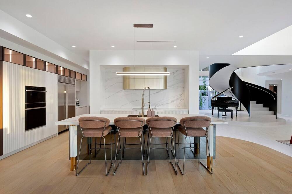 Photo of Livingroom in Mermaid Waters