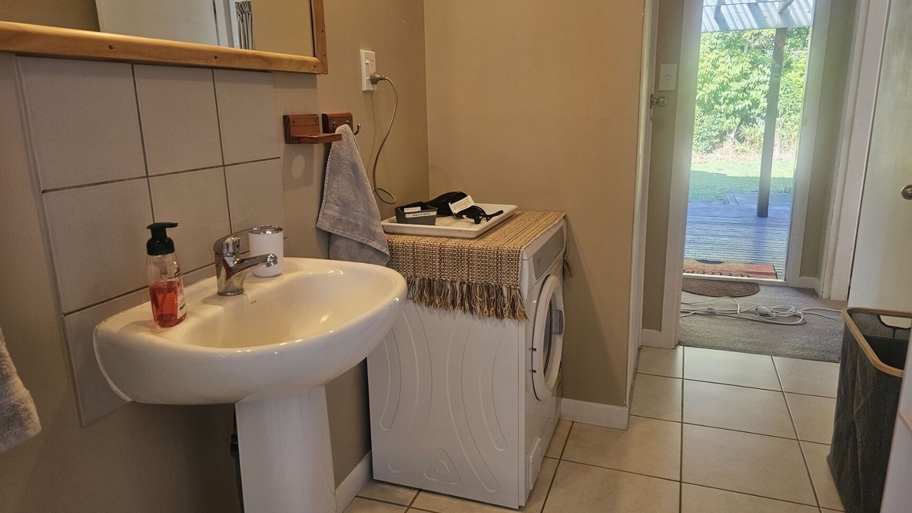 Photo of Others in Holdens Bay