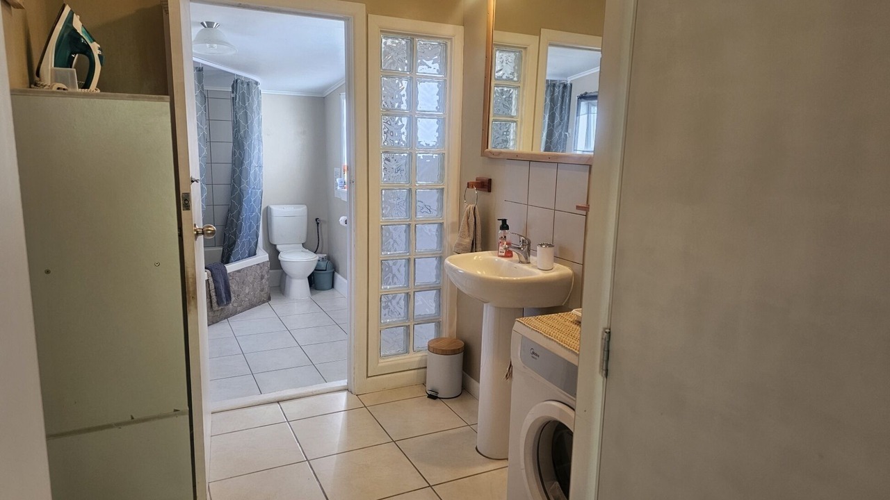 Photo of Others in Holdens Bay