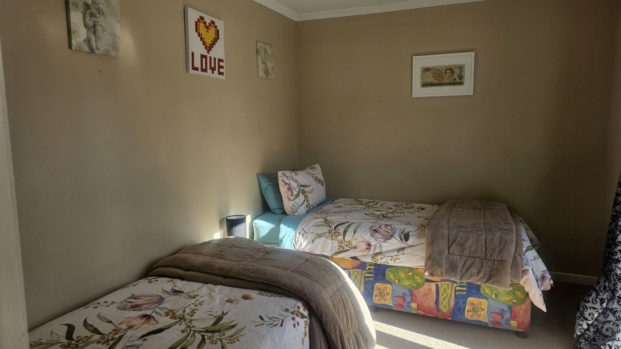 Photo of Others in Holdens Bay