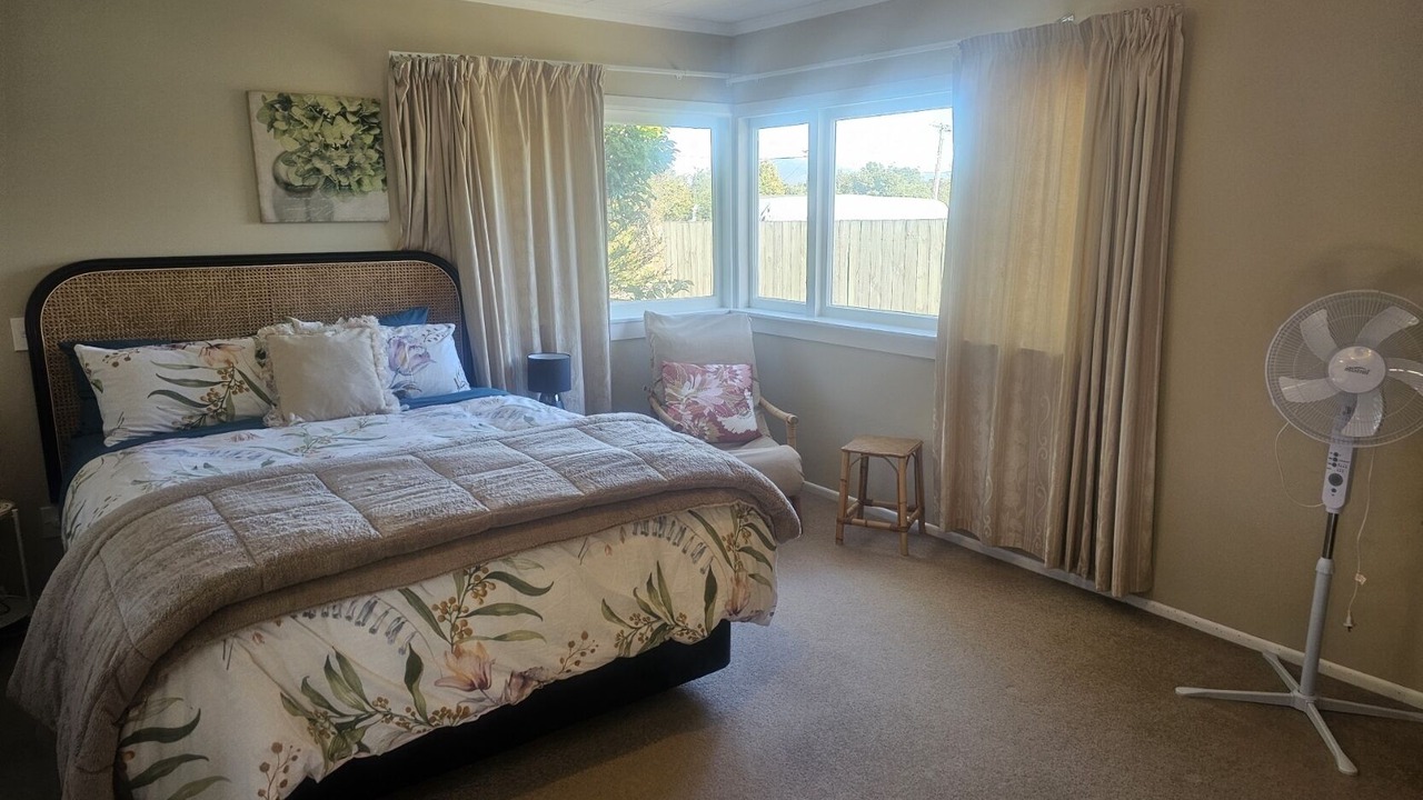 Photo of Others in Holdens Bay