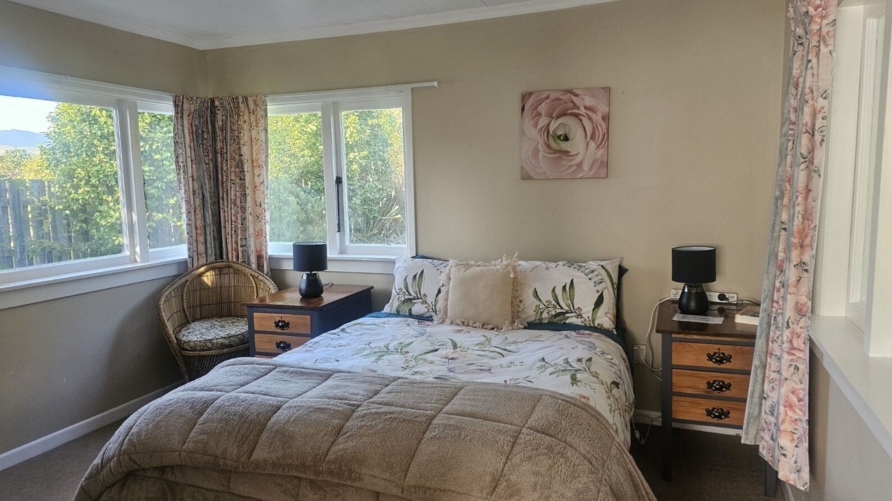 Photo of Others in Holdens Bay