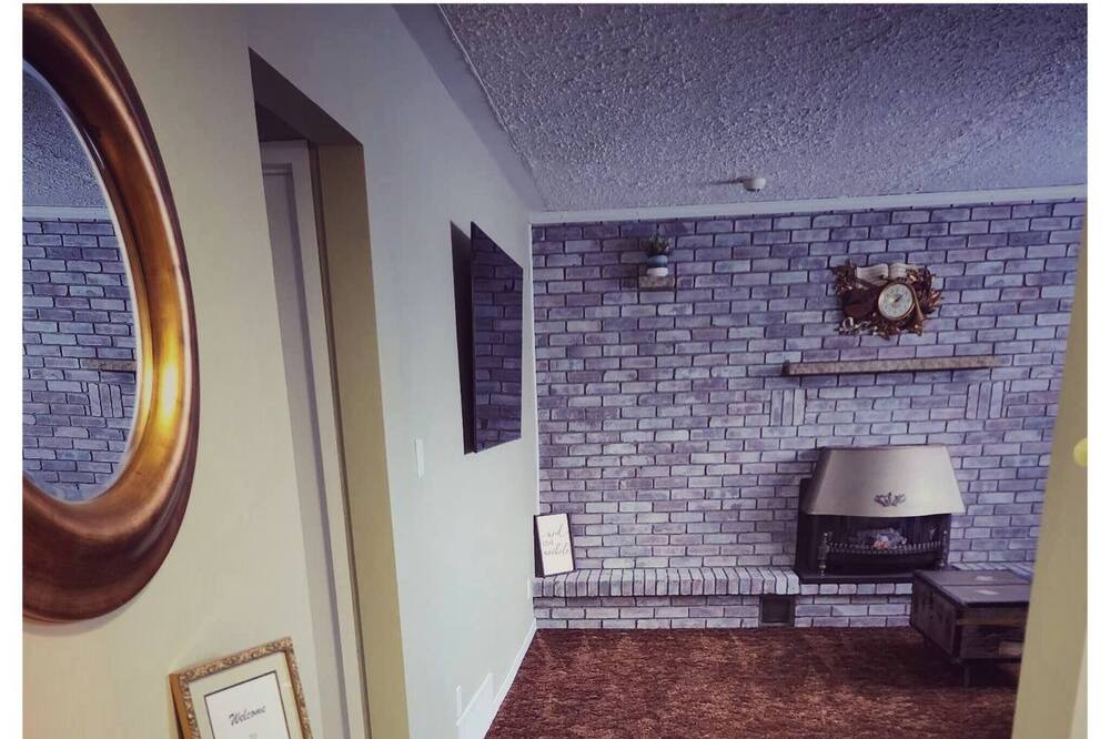 Photo of Livingroom in Tillsonburg