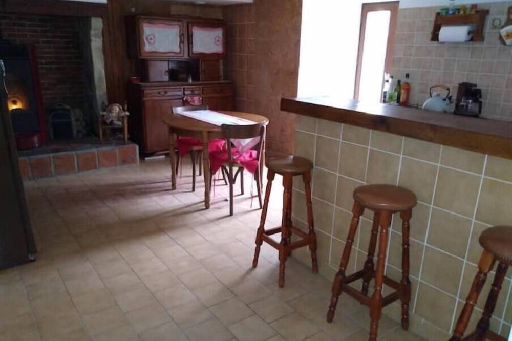 Photo of Kitchen in Chambon-sur-Lac