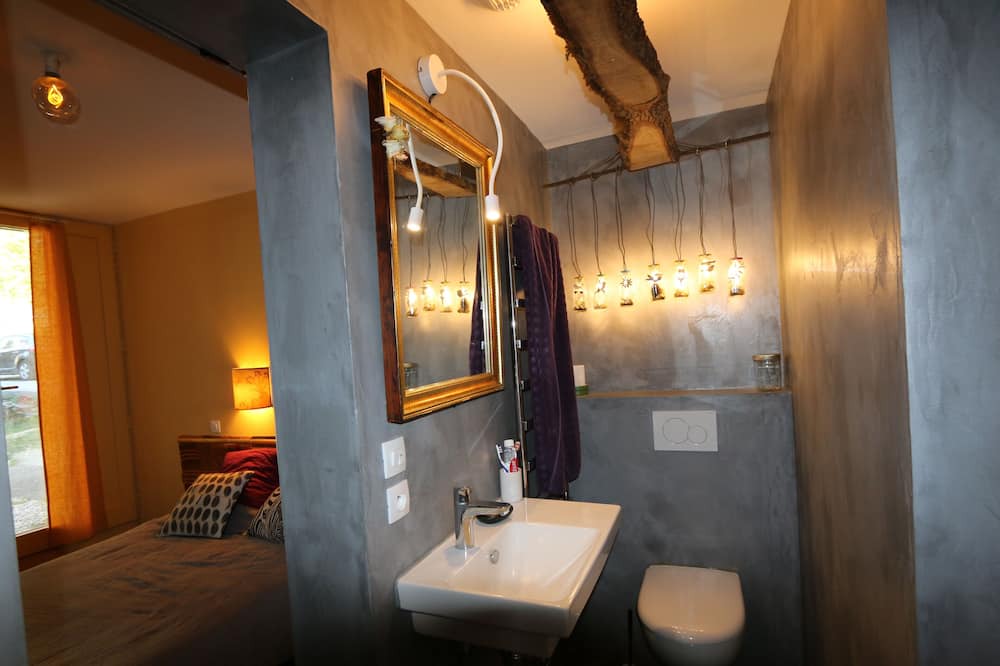 Photo of Bathroom in Saint-Pierre-d'Entremont