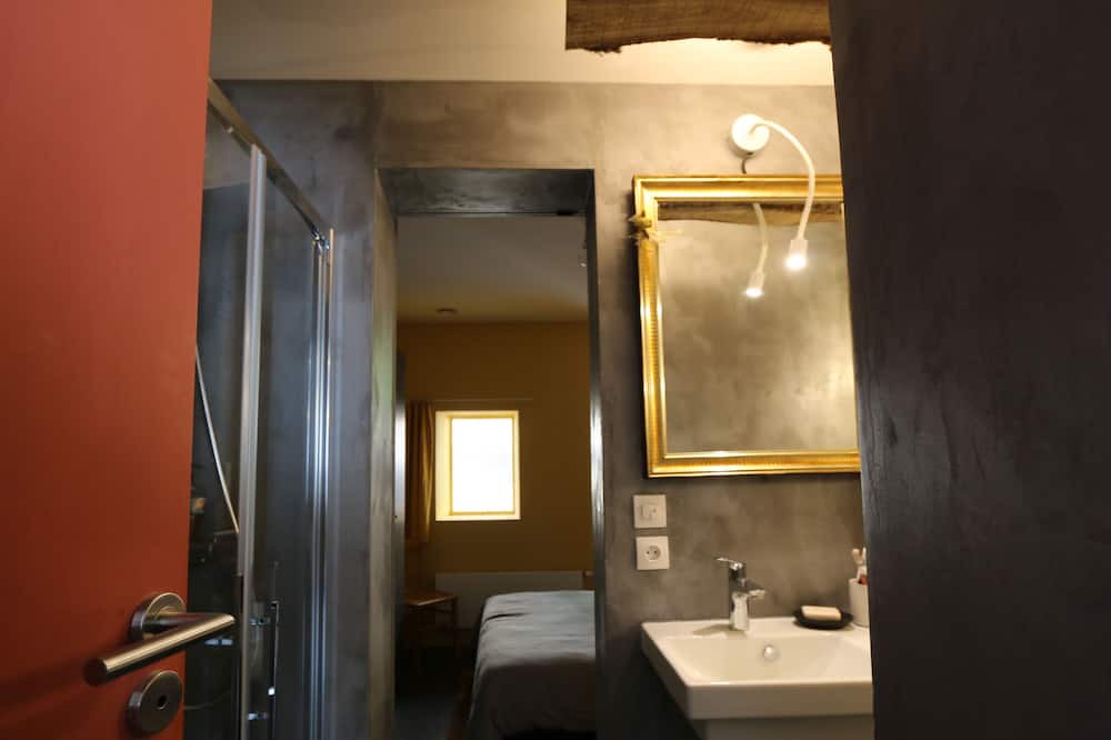 Photo of Bathroom in Saint-Pierre-d'Entremont