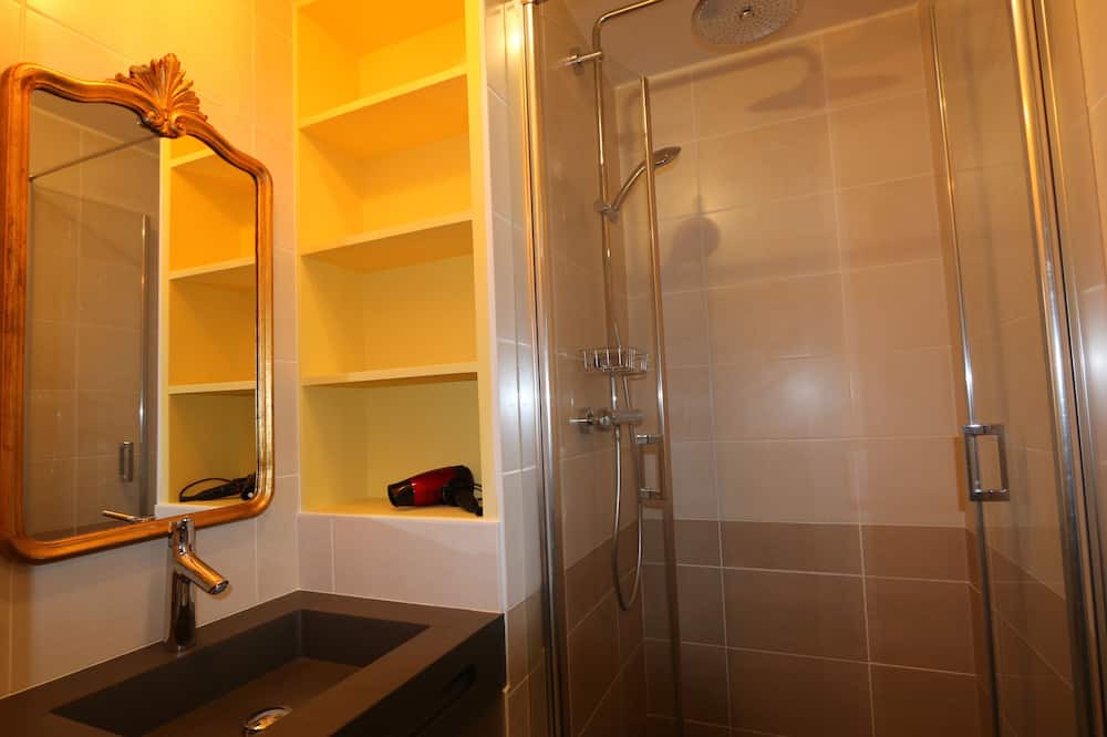 Photo of Bathroom in Saint-Pierre-d'Entremont