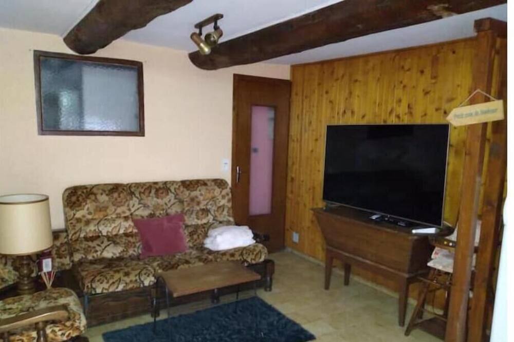 Photo of Livingroom in Chambon-sur-Lac