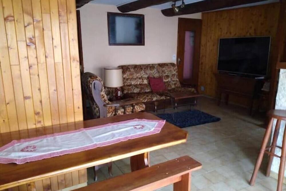 Photo of Livingroom in Chambon-sur-Lac