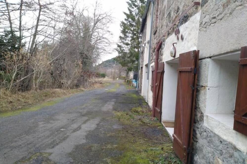 Photo of Outdoor in Chambon-sur-Lac