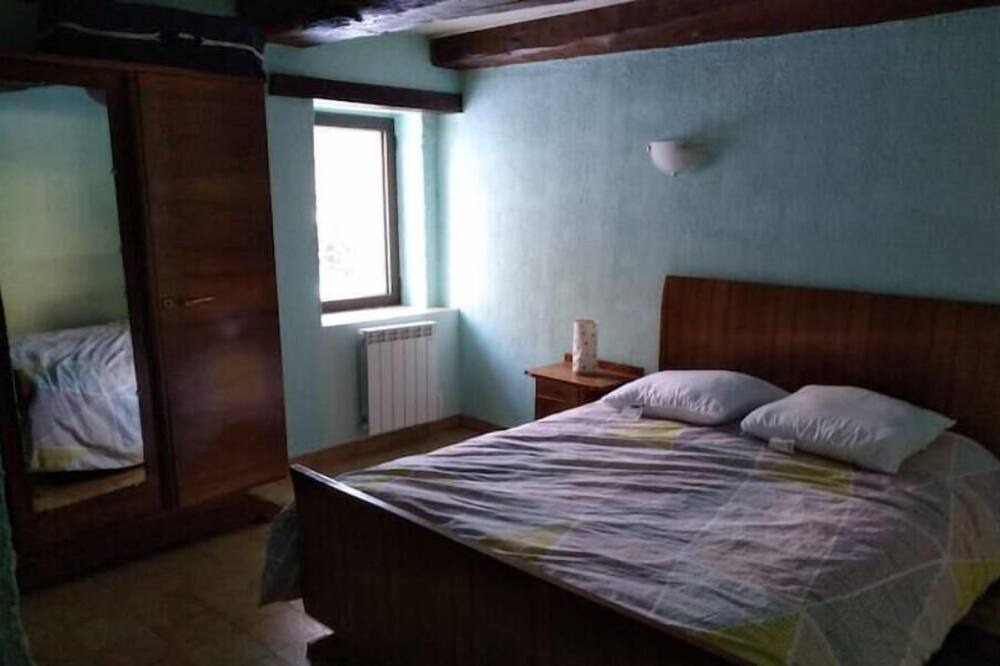 Photo of Bedroom in Chambon-sur-Lac