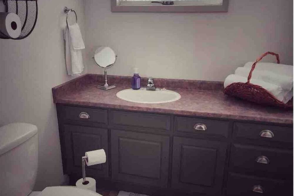 Photo of Bathroom in Tillsonburg