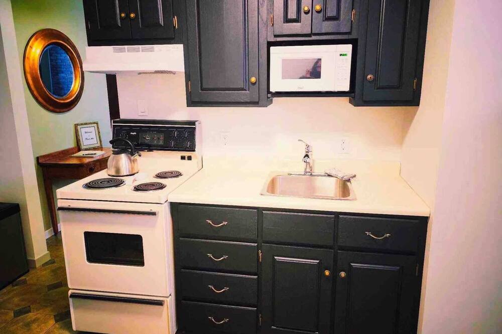 Photo of Kitchen in Tillsonburg