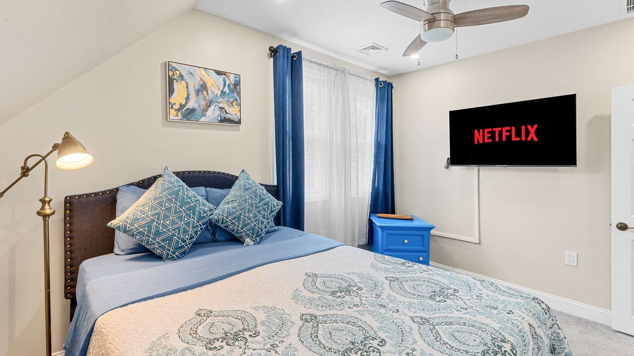 Photo of Livingroom in East Lansdowne