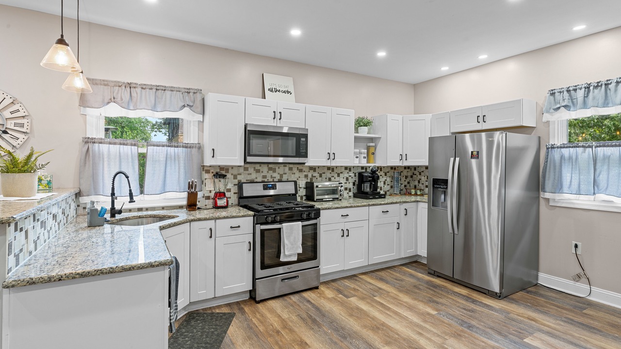 Photo of Livingroom in East Lansdowne