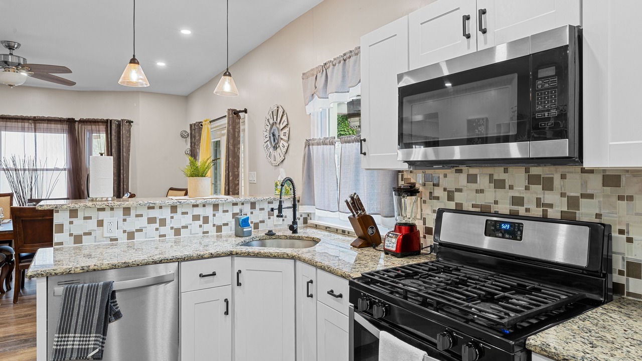 Photo of Livingroom in East Lansdowne