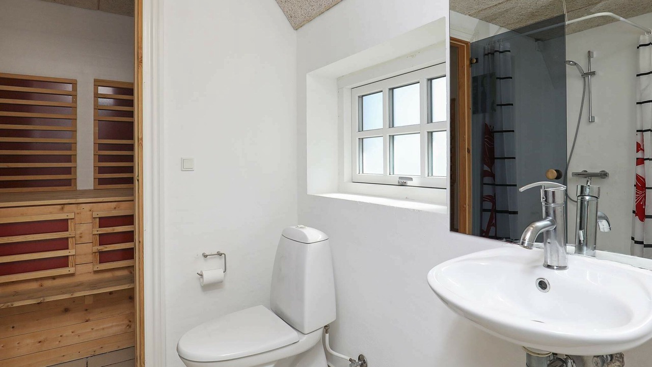 Photo of Bathroom in Øby