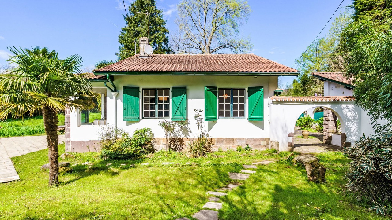 Photo of Outdoor in Sare