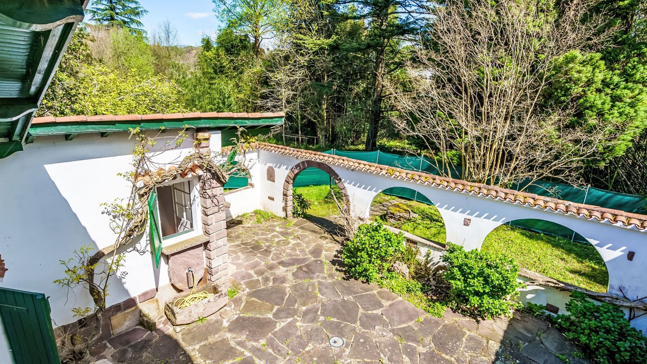Photo of Outdoor in Sare