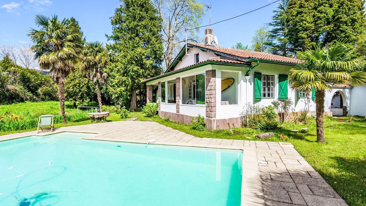 Photo of Outdoor in Sare