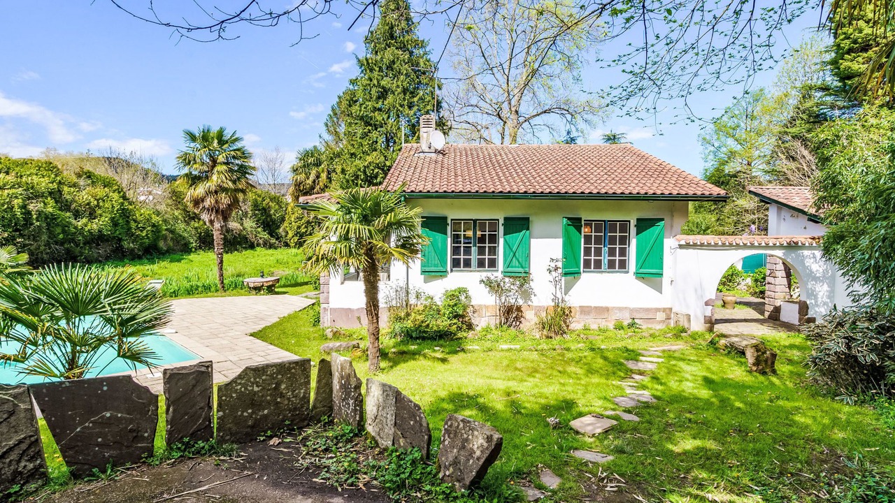 Photo of Outdoor in Sare