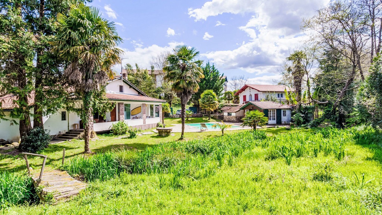 Photo of Outdoor in Sare