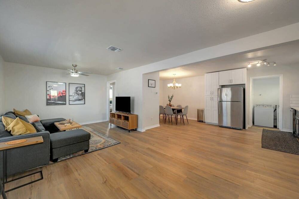 Photo of Livingroom in North San Antonio - SAT