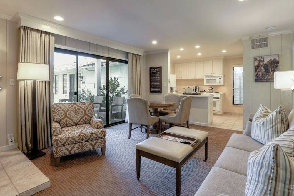 Photo of Livingroom in Napa