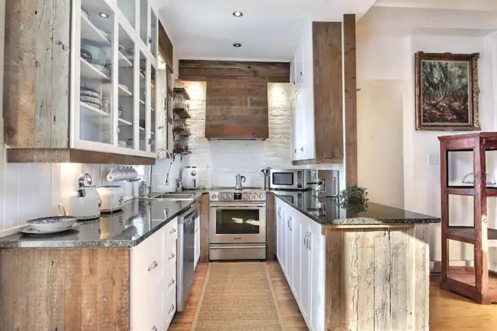 Photo of Kitchen in Little Burgundy