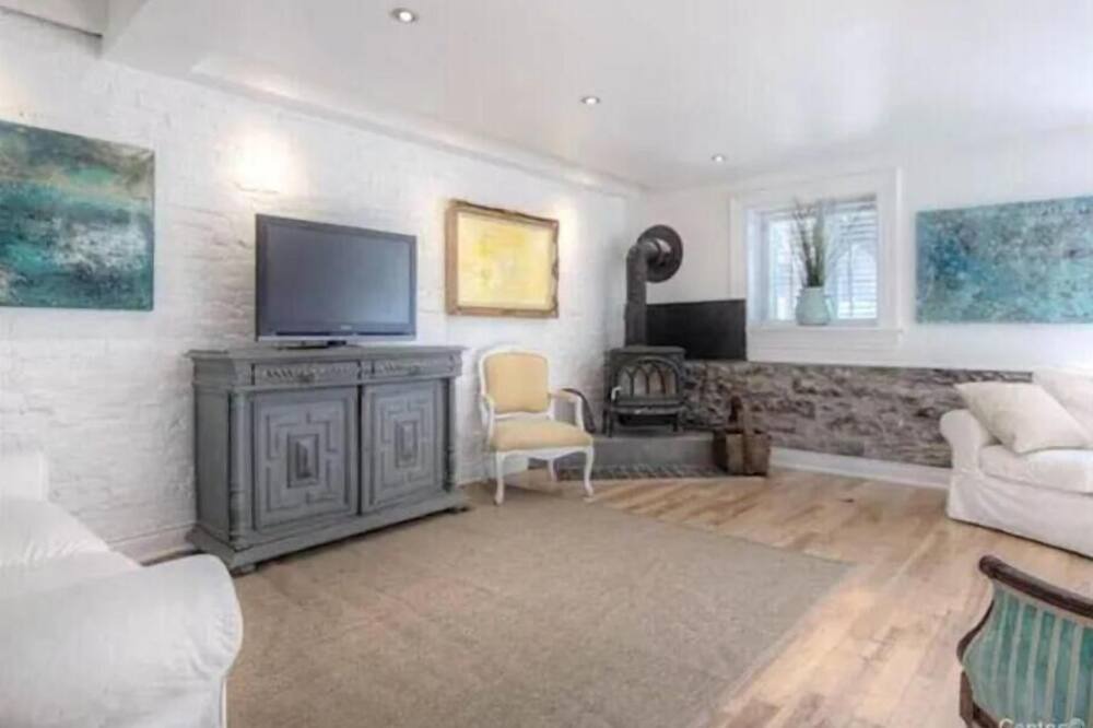 Photo of Bedroom in Little Burgundy
