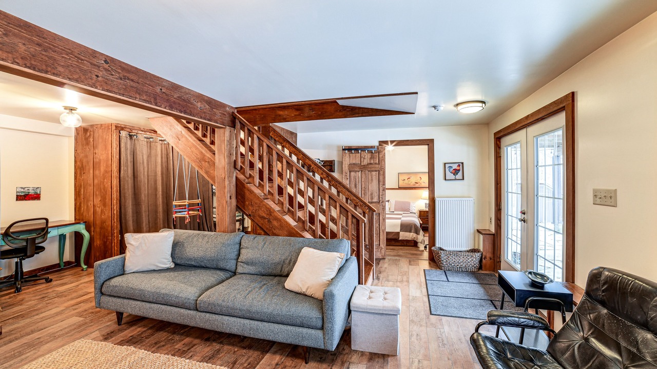 Photo of Livingroom in Town of Colchester