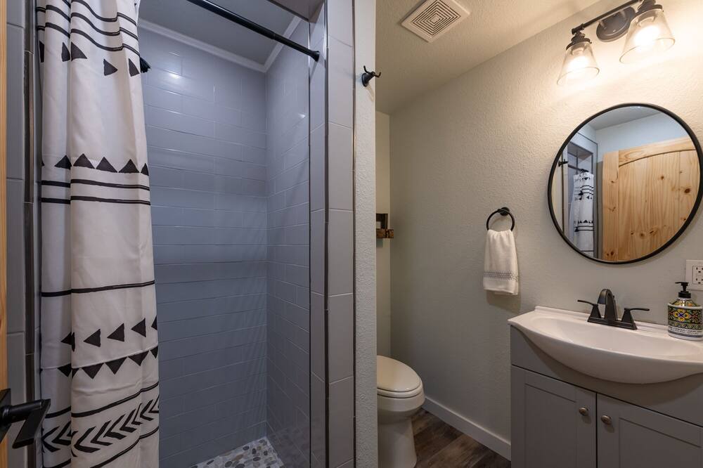 Photo of Bathroom in Ringgold