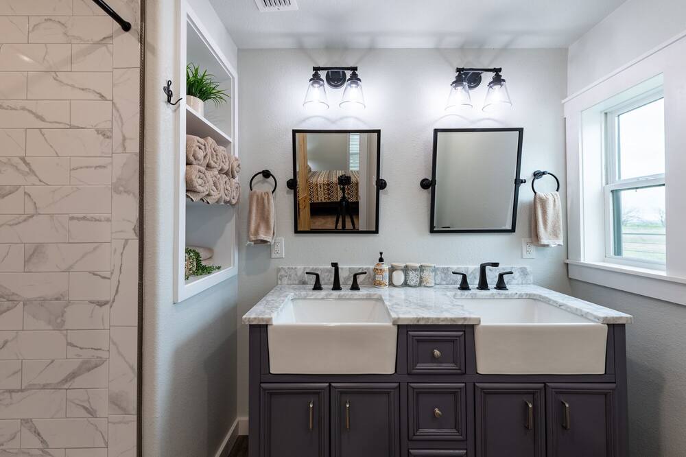 Photo of Bathroom in Ringgold
