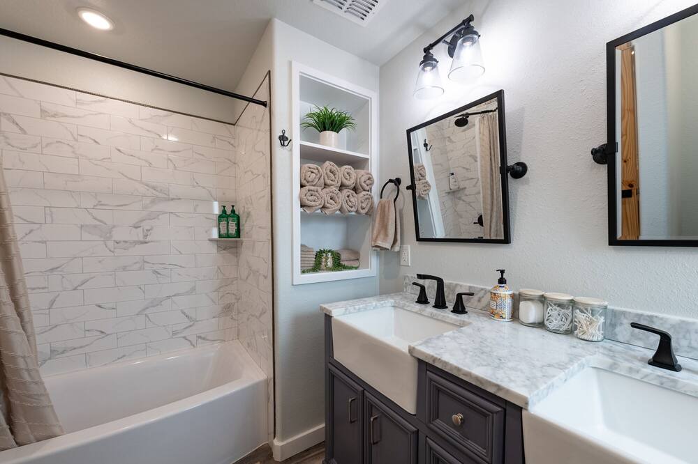 Photo of Bathroom in Ringgold