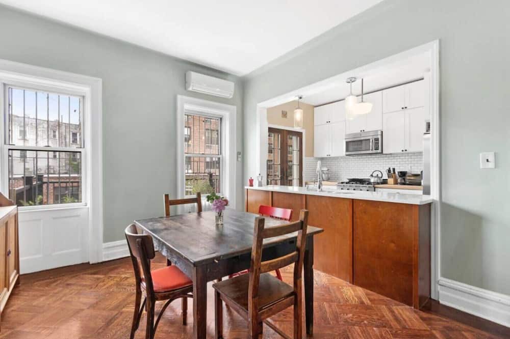 Photo of Others in Kensington