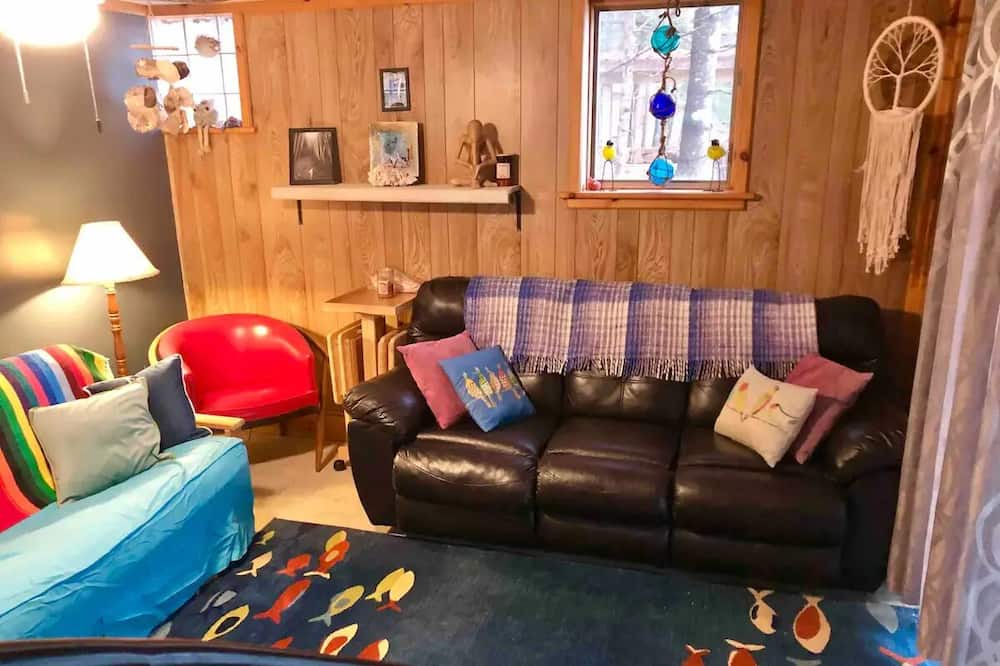 Photo of Livingroom in Colton