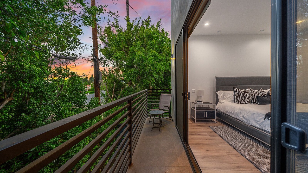 Photo of Outdoor in Pico - Robertson