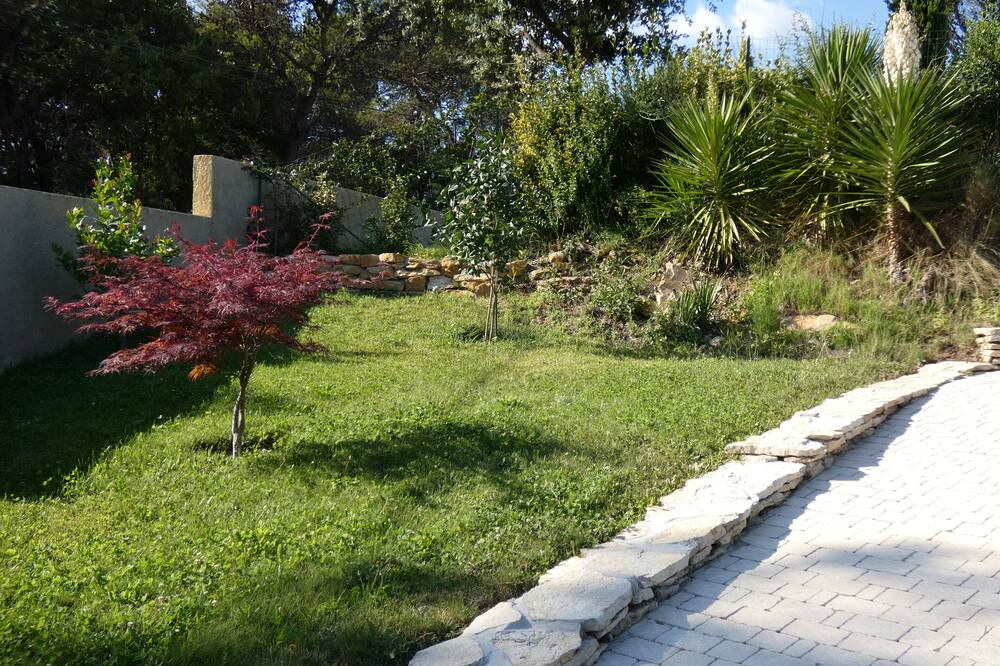 Photo of Outdoor in Uchaux