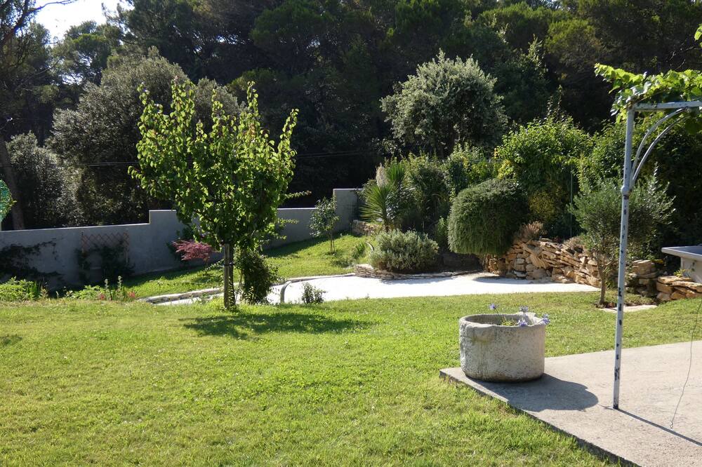 Photo of Outdoor in Uchaux