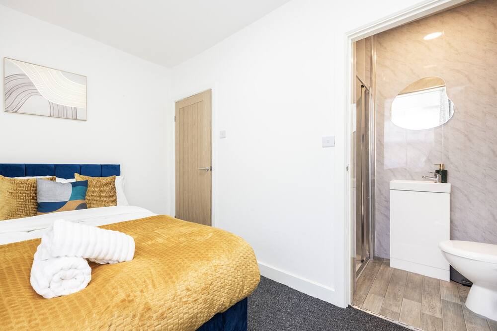 Photo of Others in Aveley