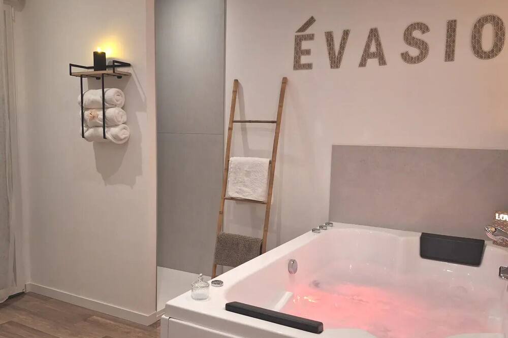 Photo of Bathroom in Civray-de-Touraine