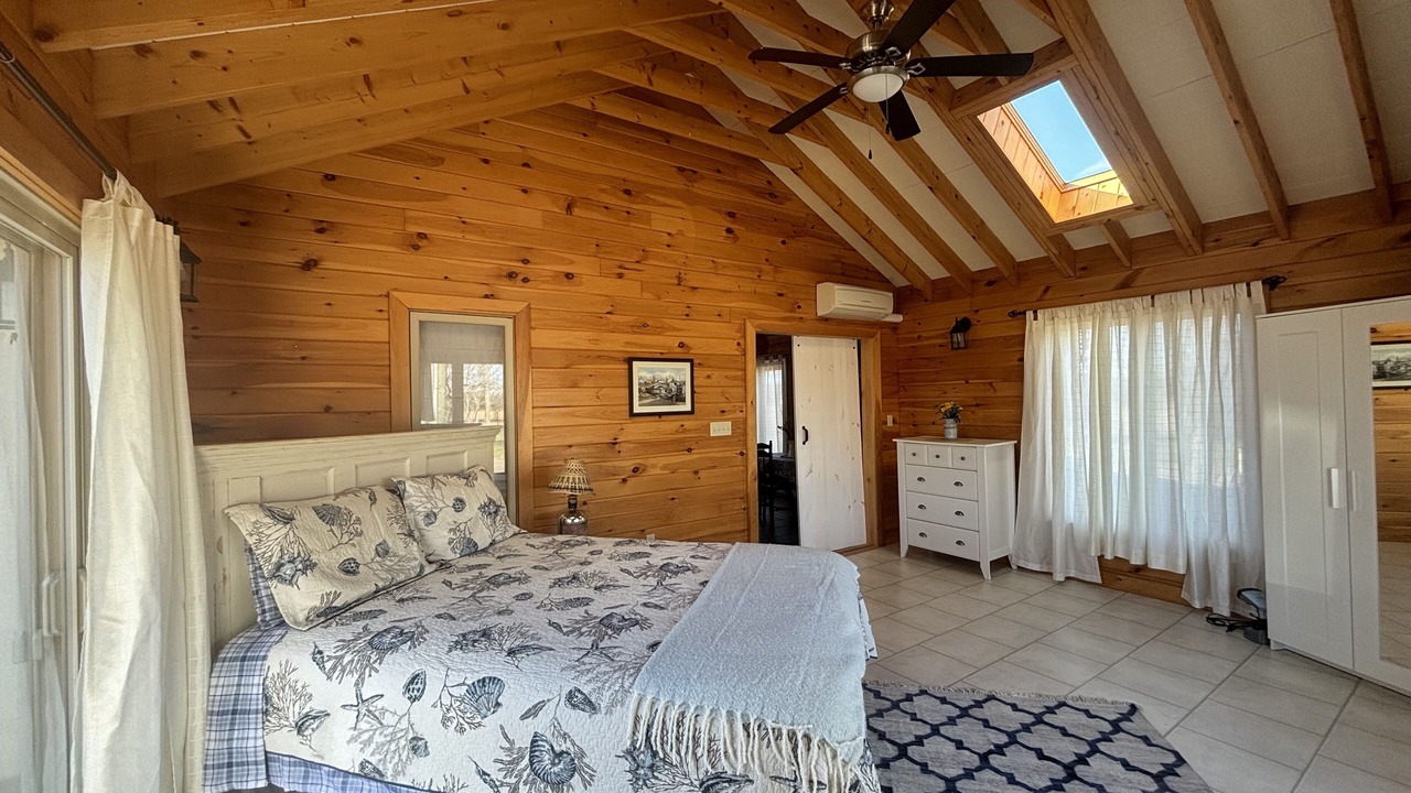 Photo of Bedroom in Brackley Beach