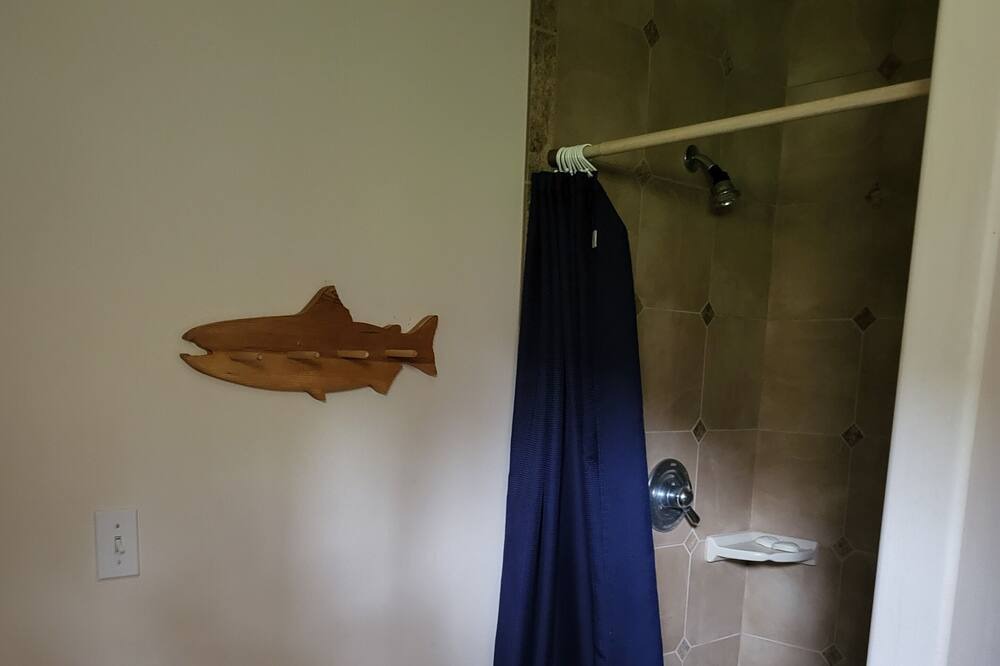 Photo of Bathroom in Lyle