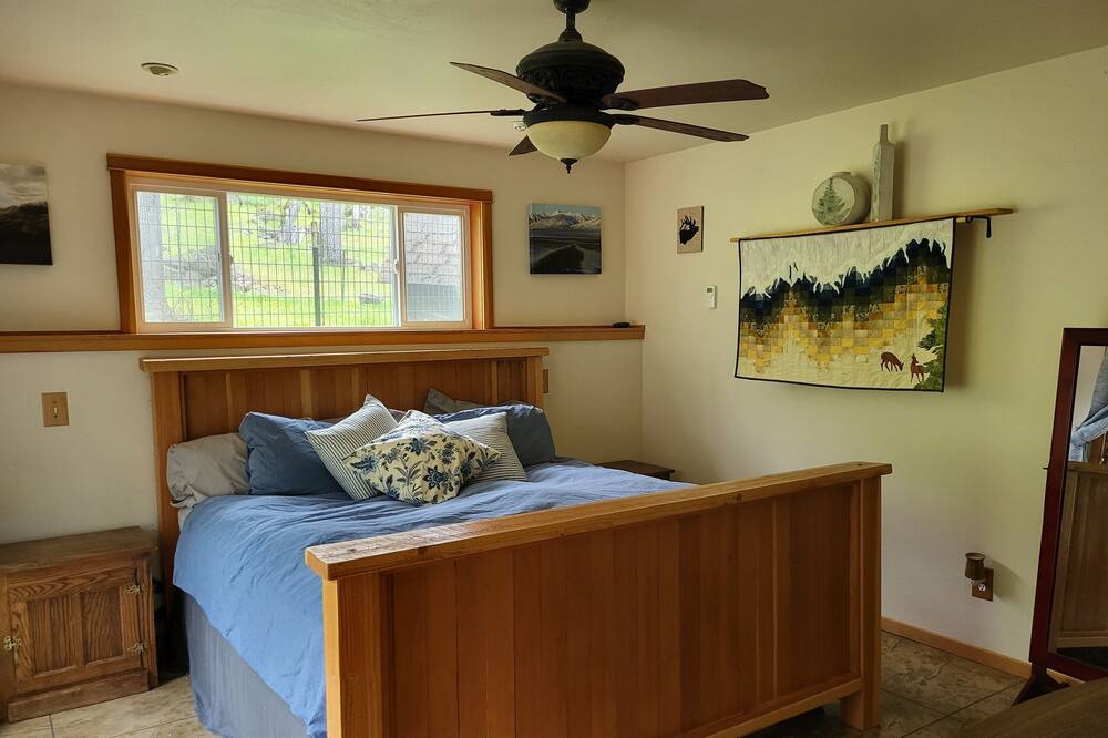 Photo of Bedroom in Lyle