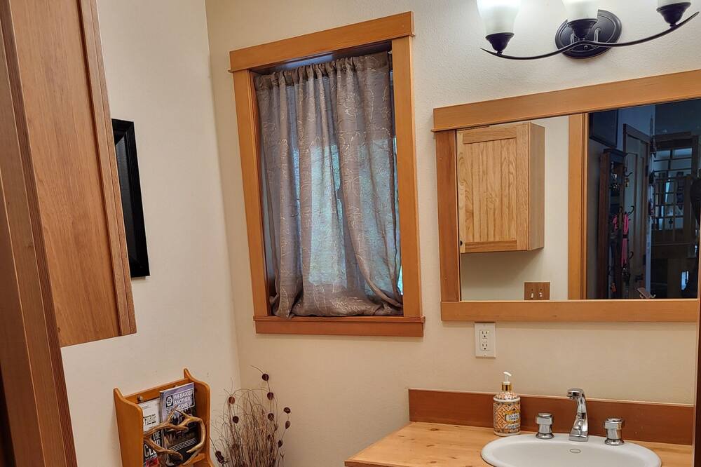 Photo of Bathroom in Lyle