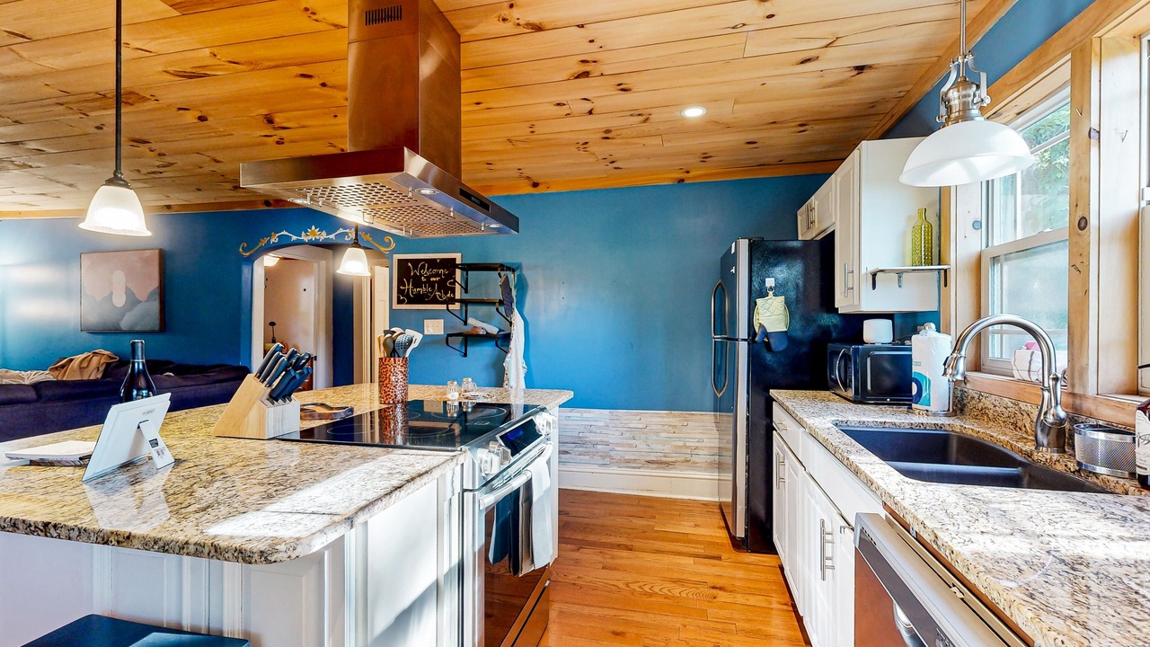 Photo of Kitchen in Chimney Rock